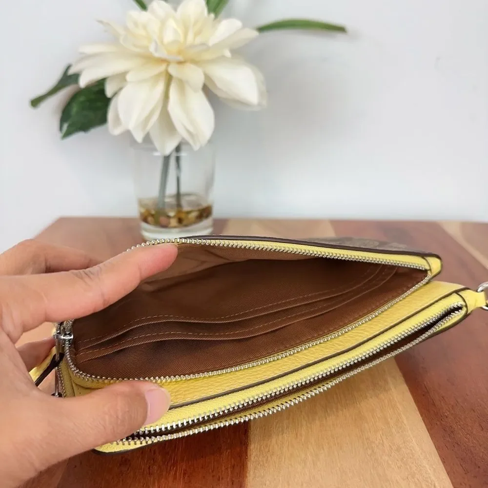 NWT Coach Double Zip Wallet In Signature‎ Canvas